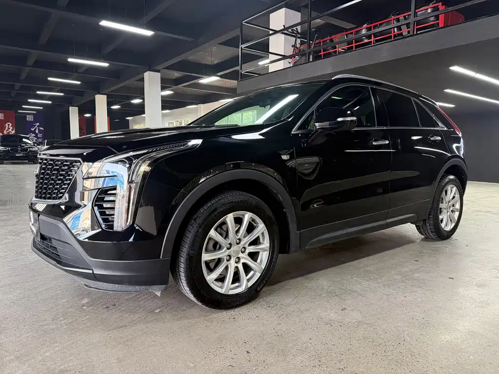 CADILLAC XT4