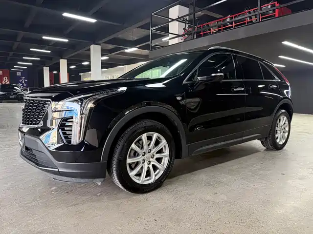 CADILLAC XT4