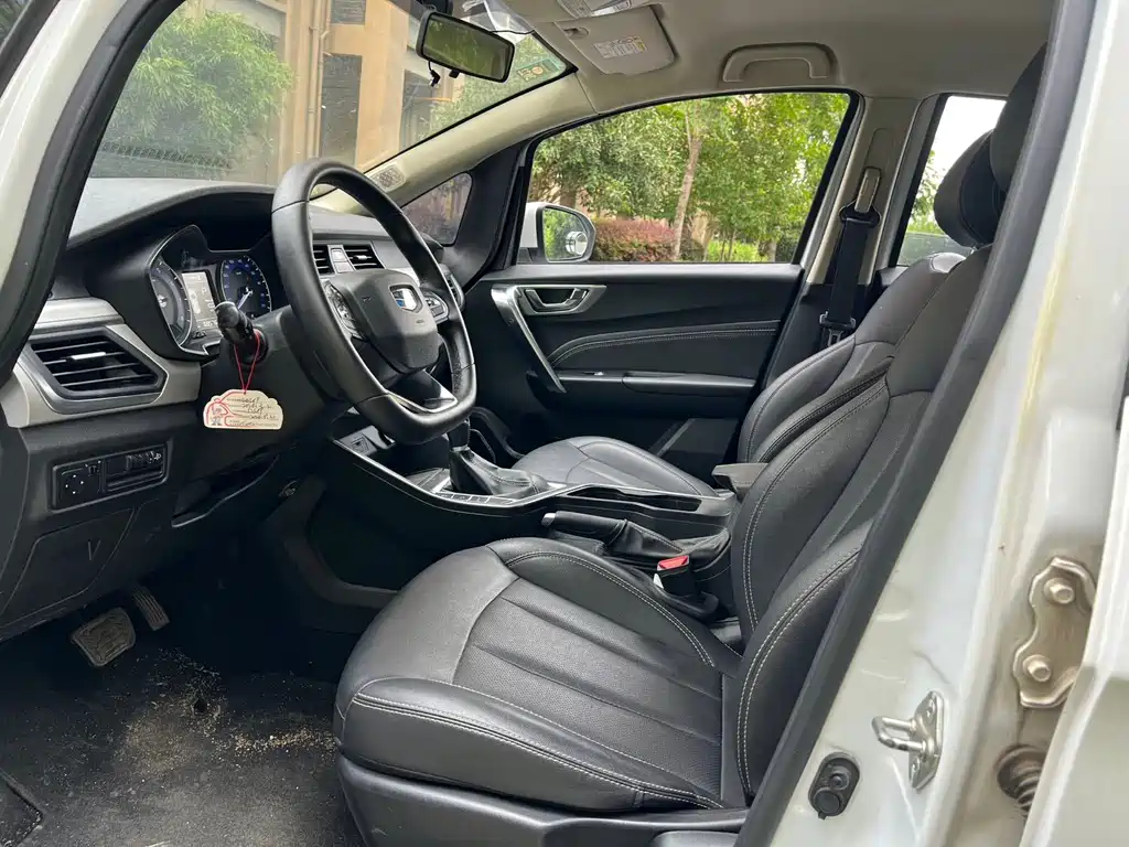 Geely Vision X3 — миниатюра 10