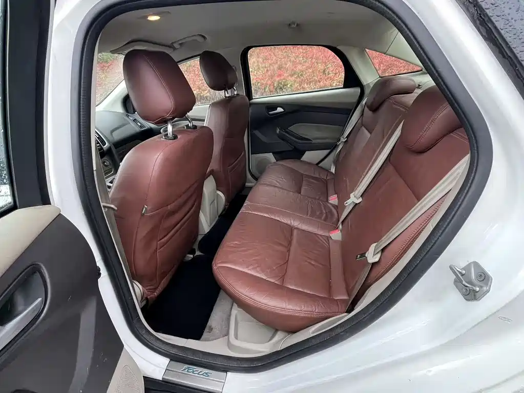 Ford Focus Sedan 1.6L Manual Comfort Type, фото 9