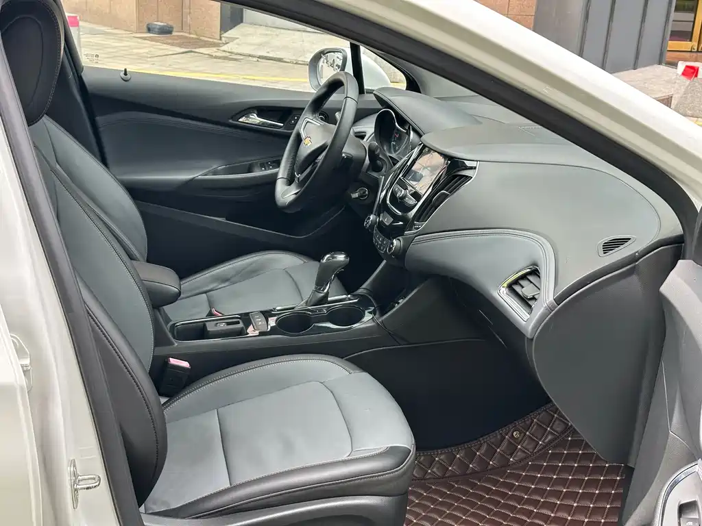 Chevrolet Cruze — миниатюра 5