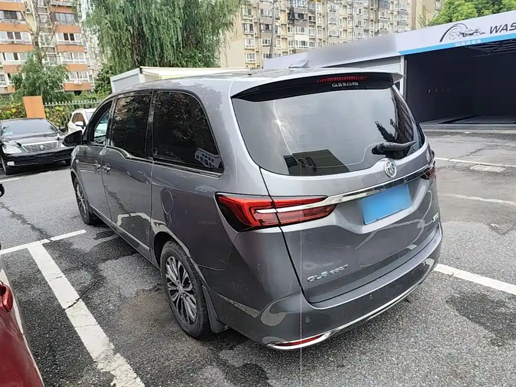Buick GL8 — миниатюра 5