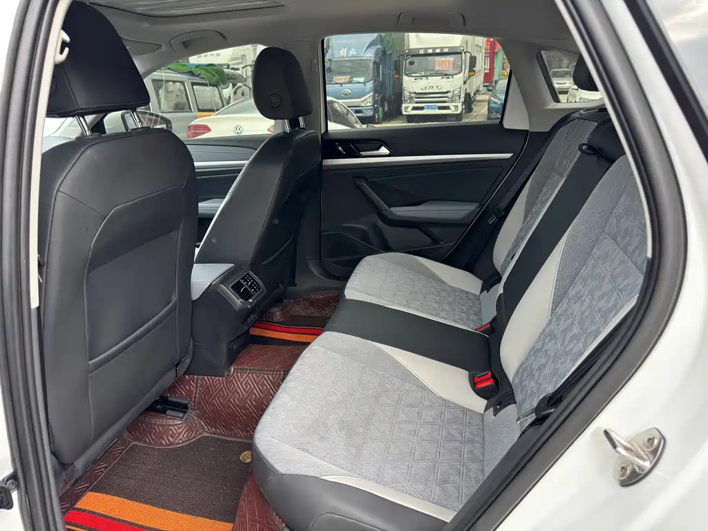 Volkswagen Lavida — миниатюра 7