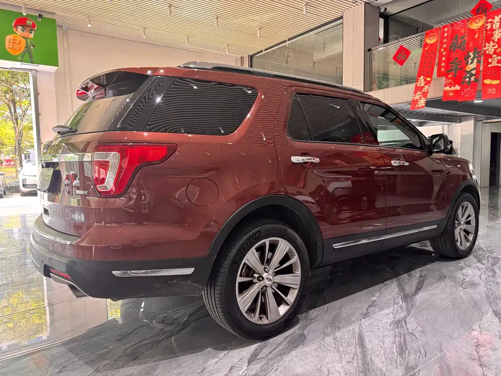 Ford Explorer (Import) — миниатюра 9