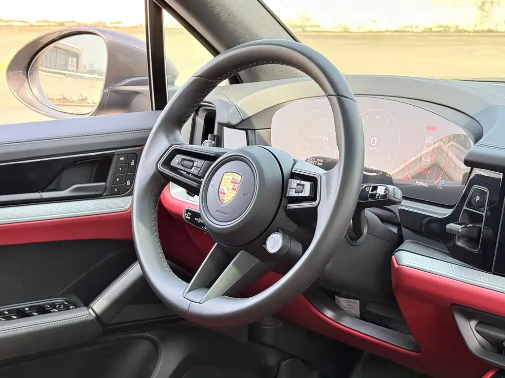 Porsche Cayenne — миниатюра 9