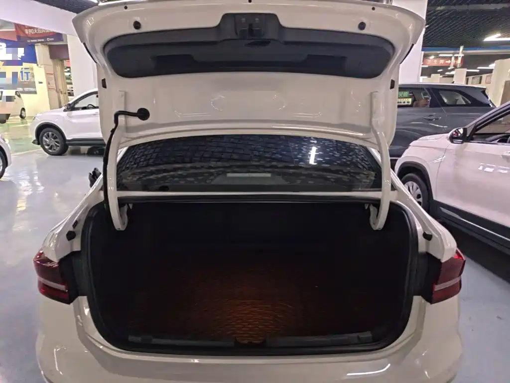 Volkswagen Lavida — миниатюра 19