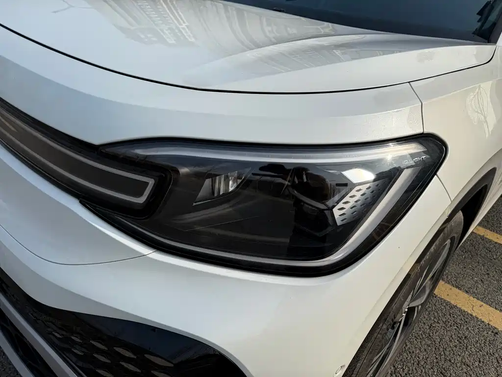 VOLKSWAGEN ID.6 CROZZ