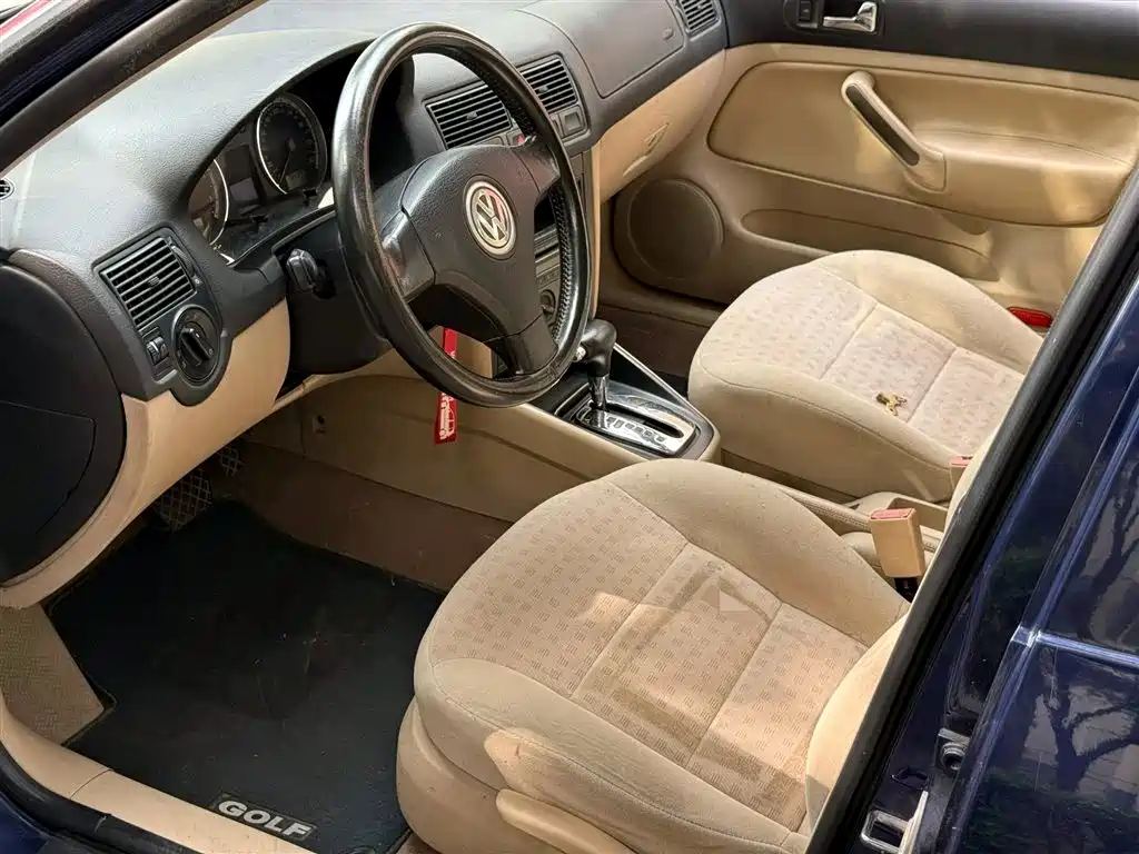 Volkswagen Golf 2004 1.6 AT Fashion