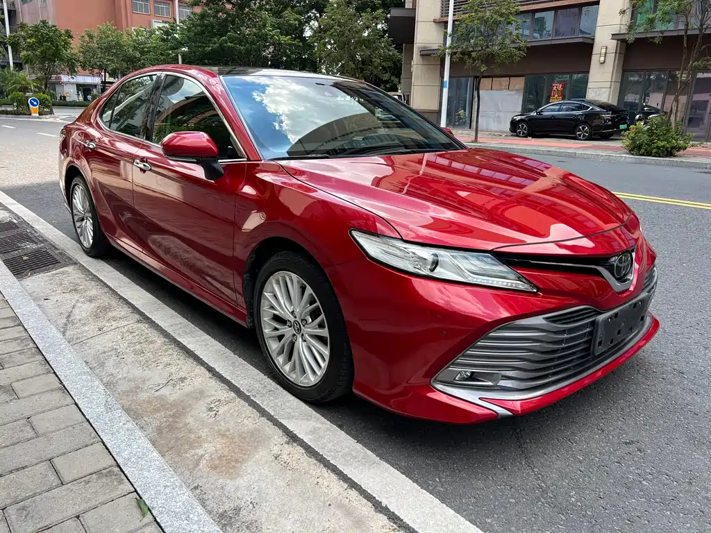 TOYOTA CAMRY