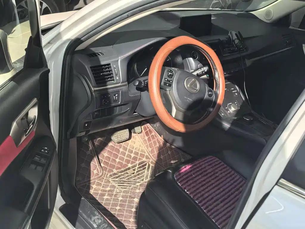 Lexus CT — миниатюра 4