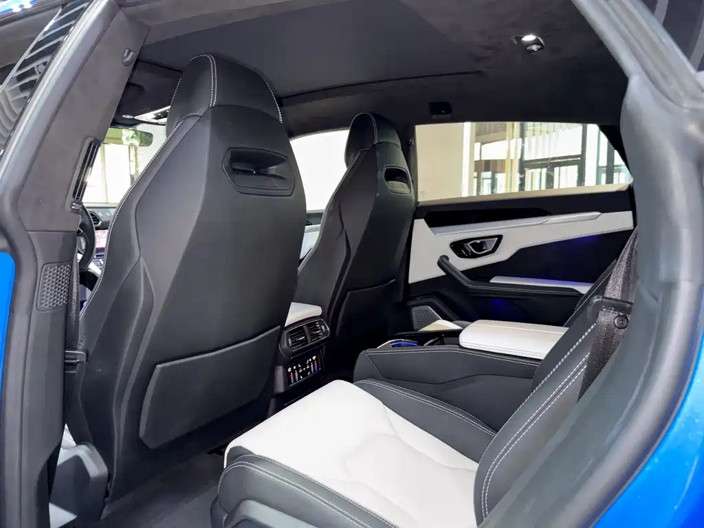 Lamborghini Urus — миниатюра 18