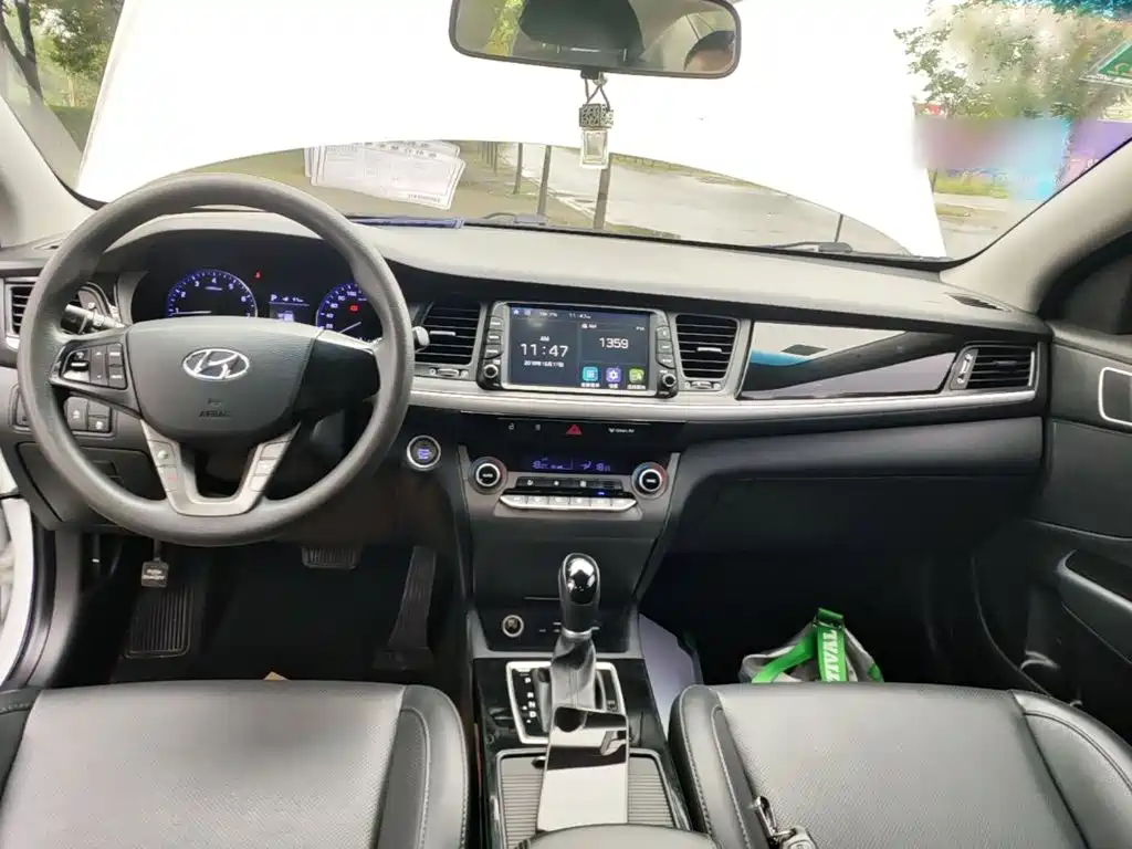Hyundai Mistra — миниатюра 10