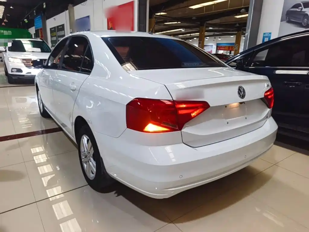 Volkswagen Jetta — миниатюра 5