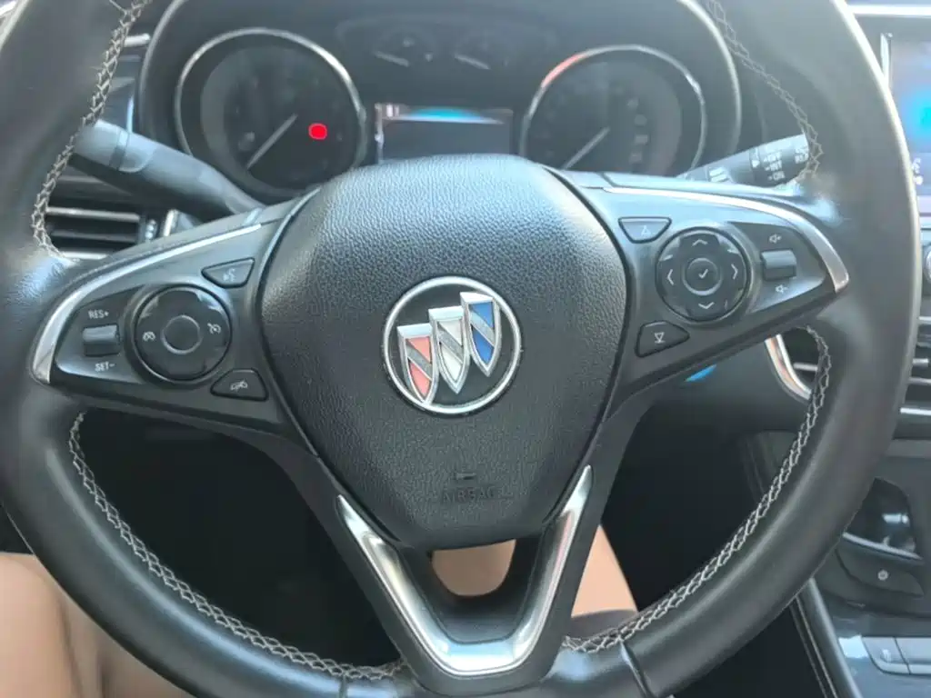 Buick Envision Plus — миниатюра 11