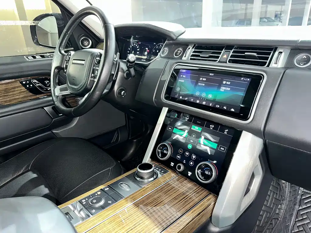 Land Rover Range Rover — миниатюра 14