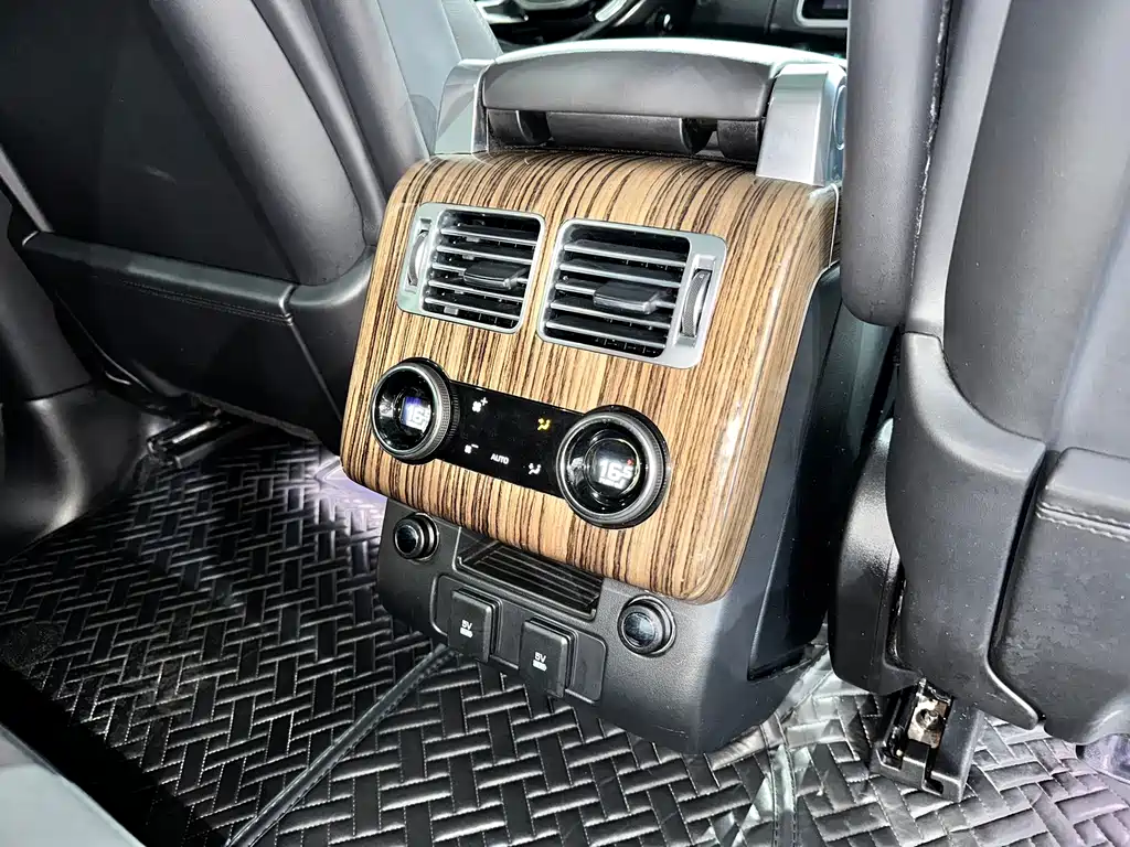 Land Rover Range Rover — миниатюра 15
