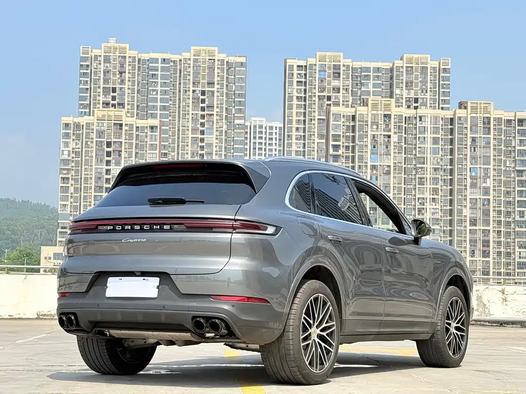 Porsche Cayenne — миниатюра 10