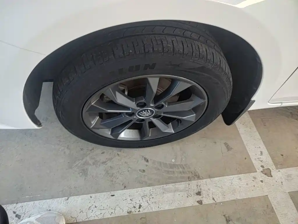 BYD Qin — миниатюра 23