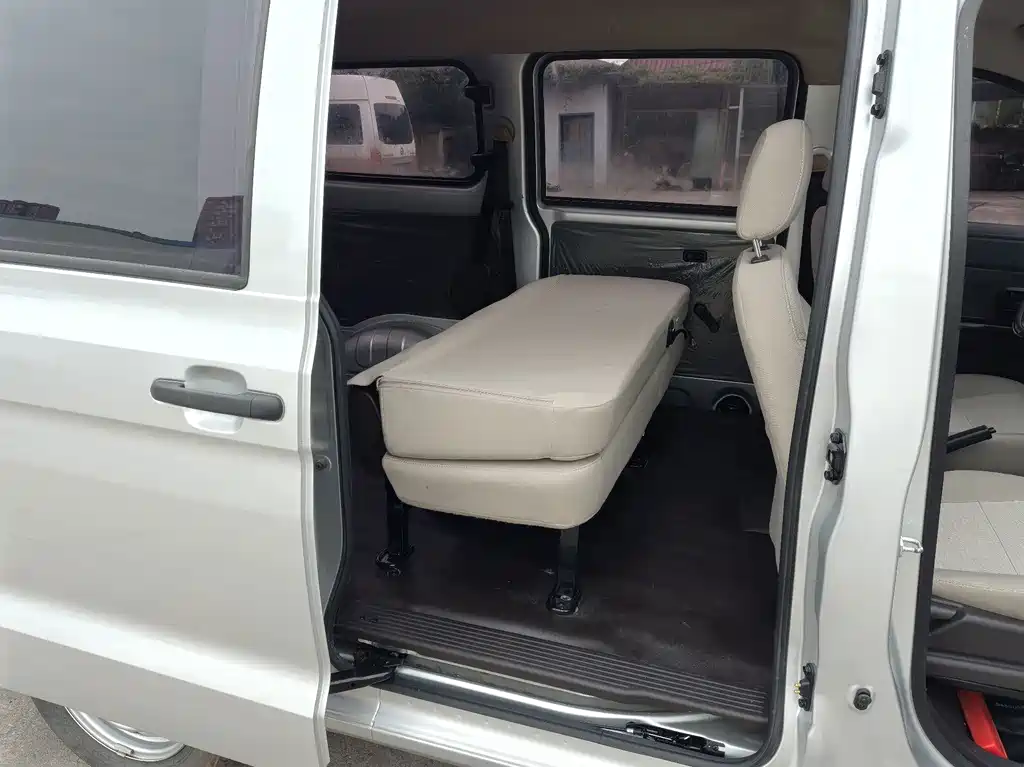 Wuling Hongguang V — миниатюра 10