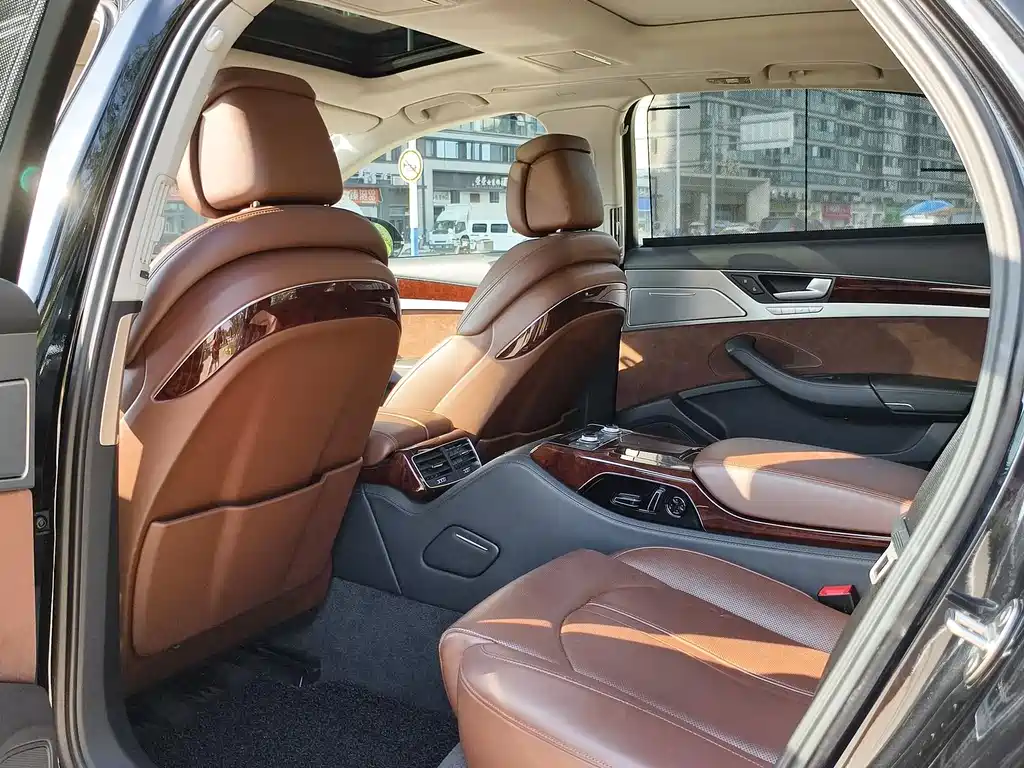 Audi A8 — миниатюра 8