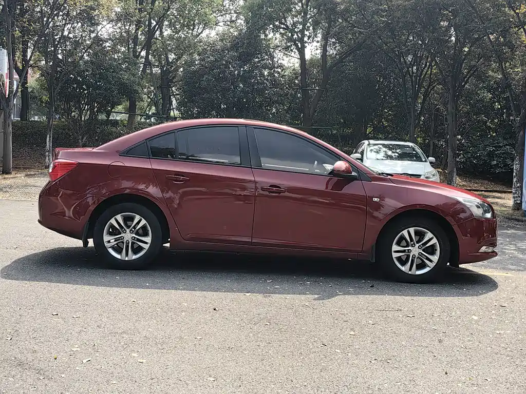 Chevrolet Cruze — миниатюра 14