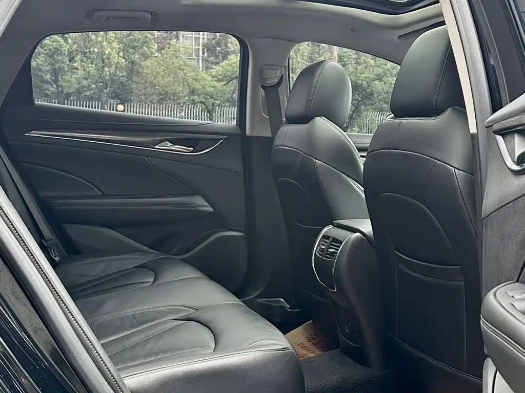 Buick LaCrosse — миниатюра 18