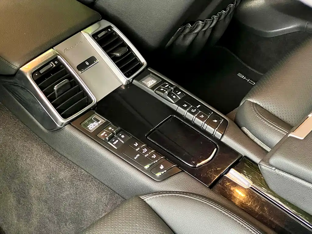 Porsche Panamera — миниатюра 10