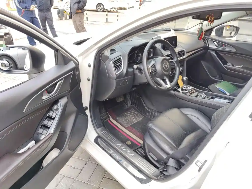 Mazda 3 Axela — миниатюра 12