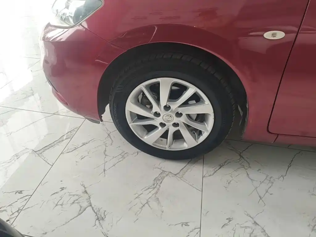 Nissan Tiida — миниатюра 23