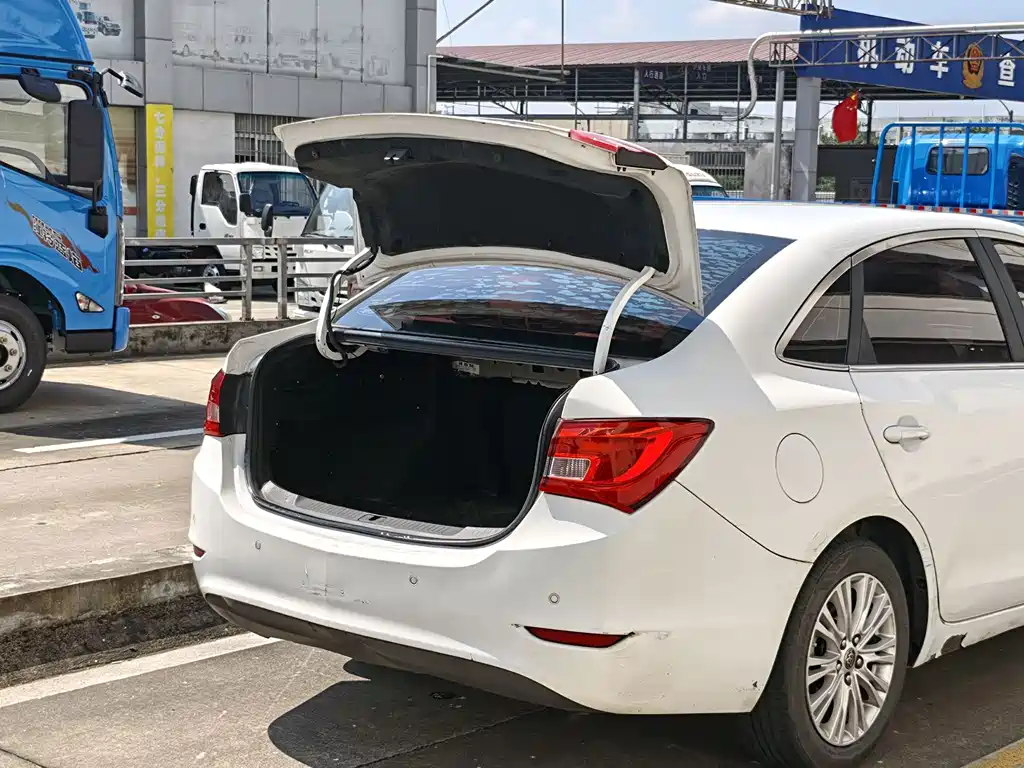 Buick Excelle — миниатюра 16