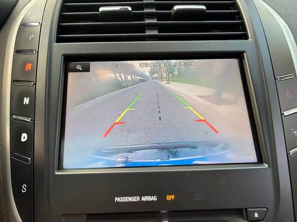 Lincoln MKC — миниатюра 10