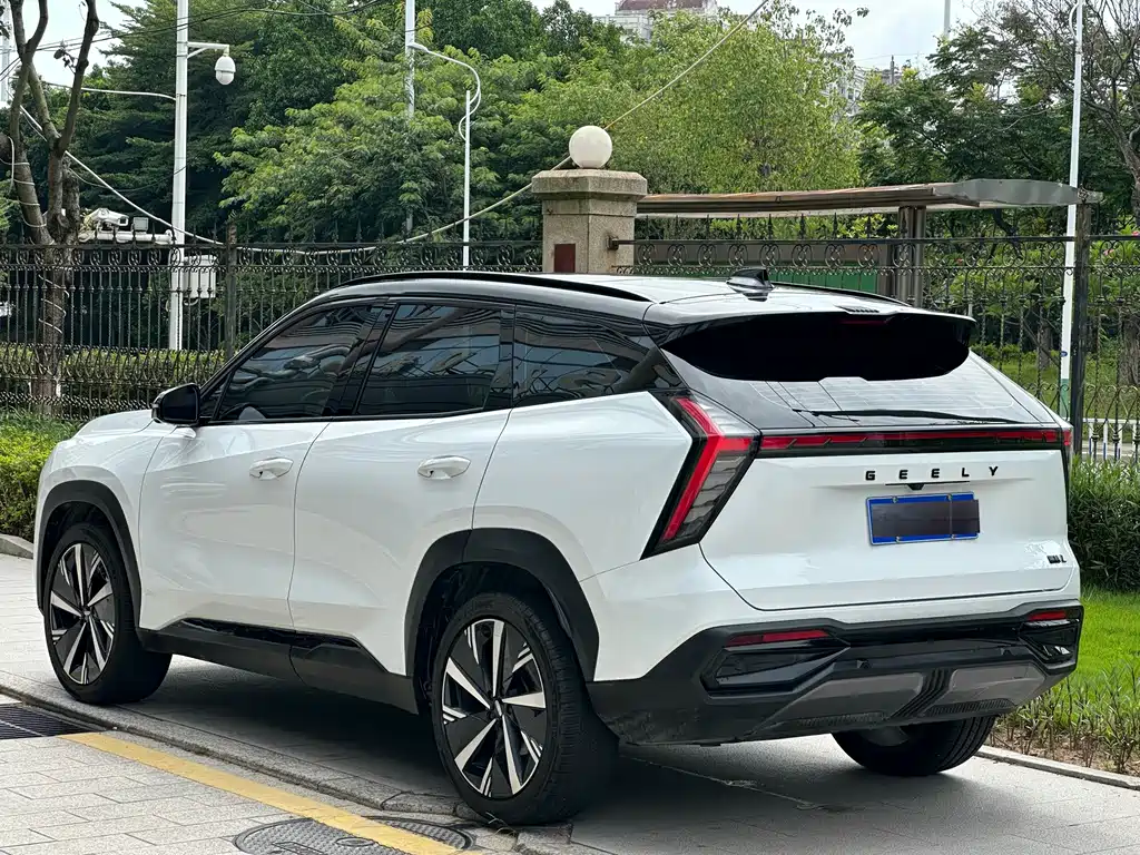 Geely Boyue L — миниатюра 11