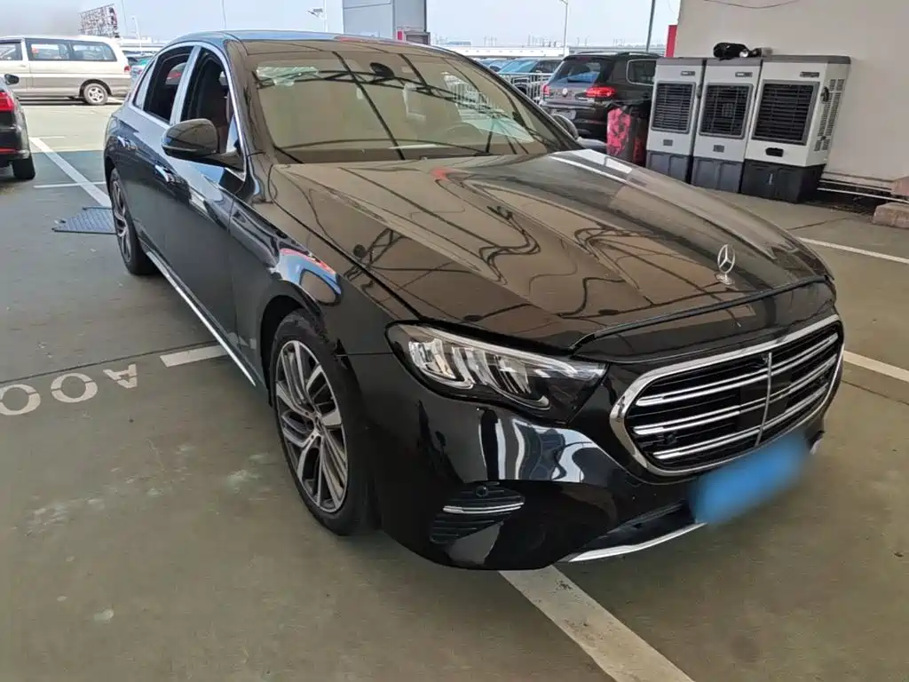 Mercedes-Benz E-Class — миниатюра 4