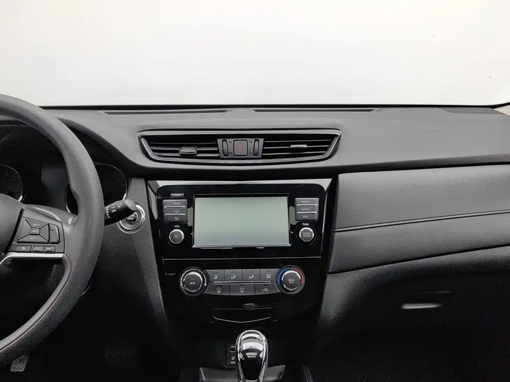 Nissan X-Trail — миниатюра 12