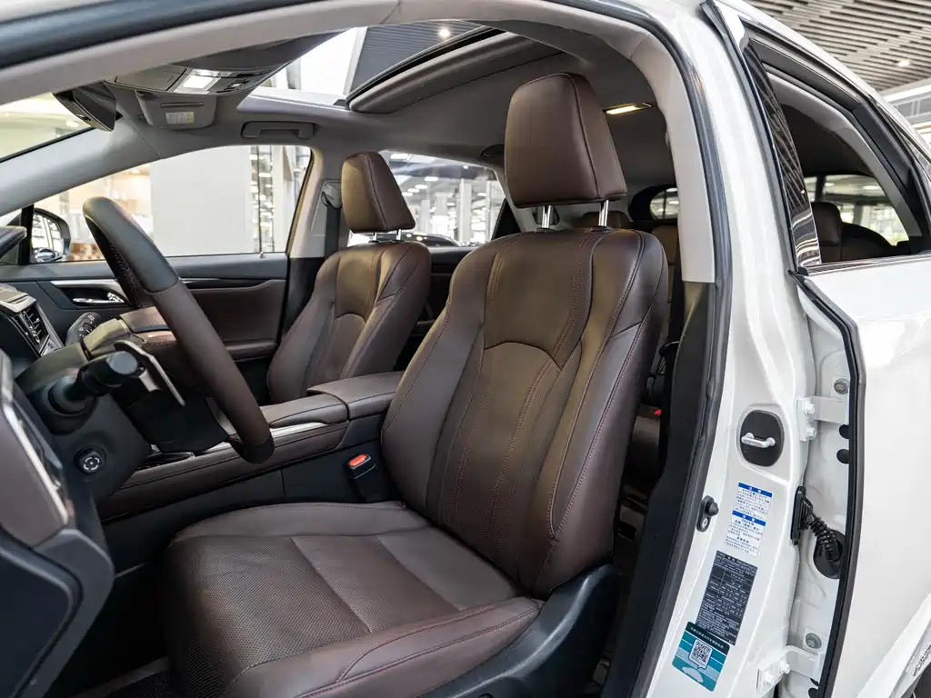 Lexus RX — миниатюра 11