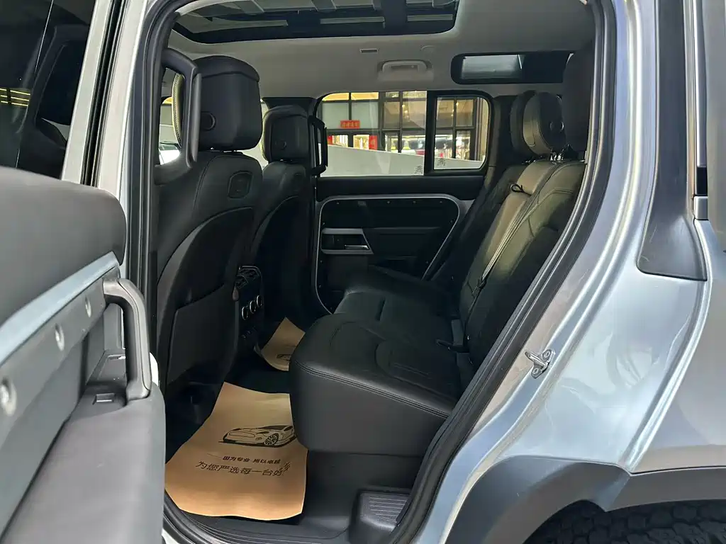 Land Rover Defender — миниатюра 7