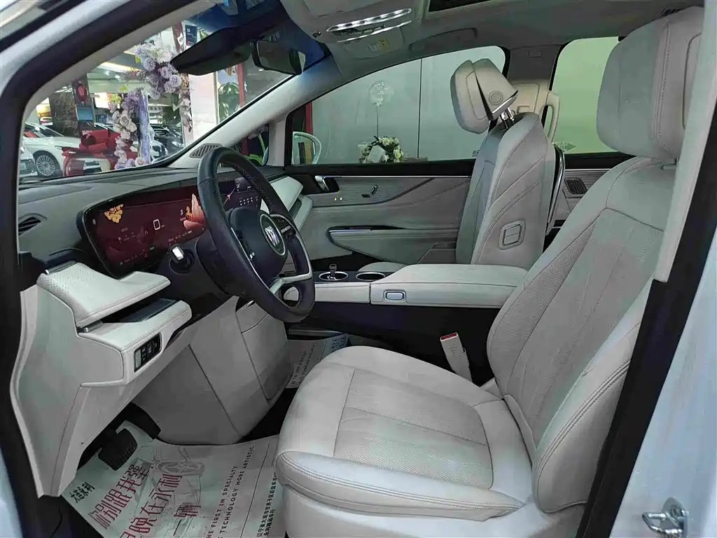 Buick GL8 Hybrid — миниатюра 4