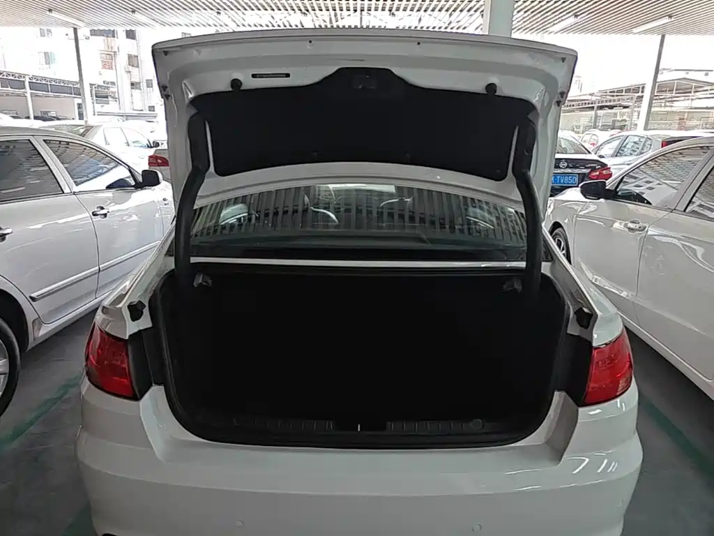 Geely Emgrand GL — миниатюра 19