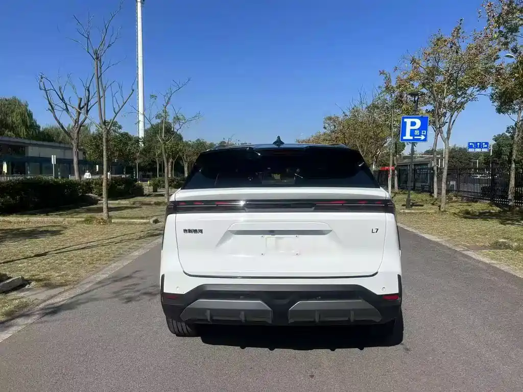 Geely Galaxy Galaxy L7 L7 2024 1.5T 55km PRO