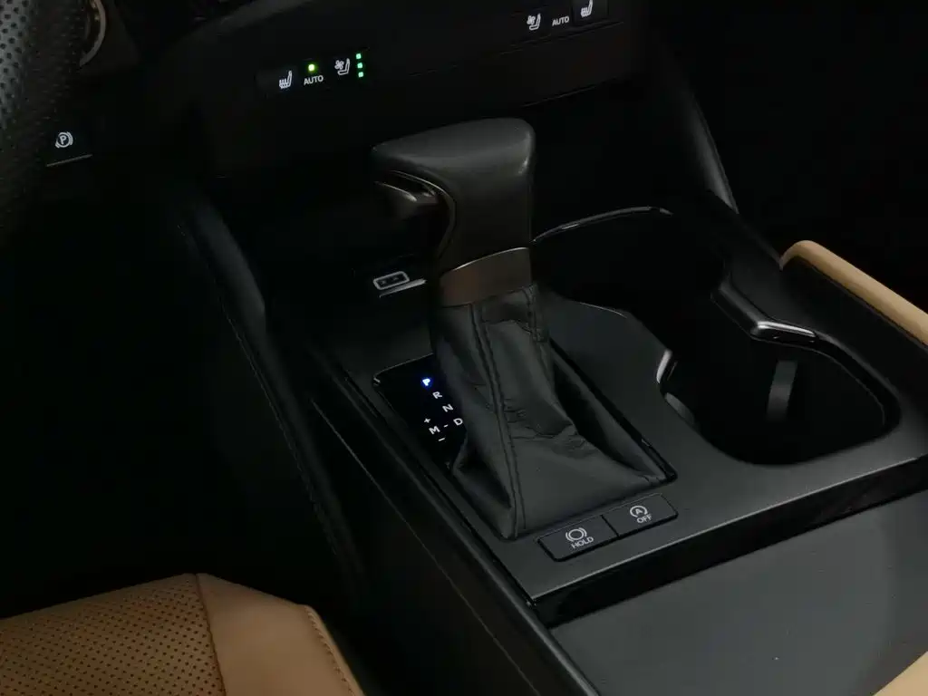 Lexus ES — миниатюра 13