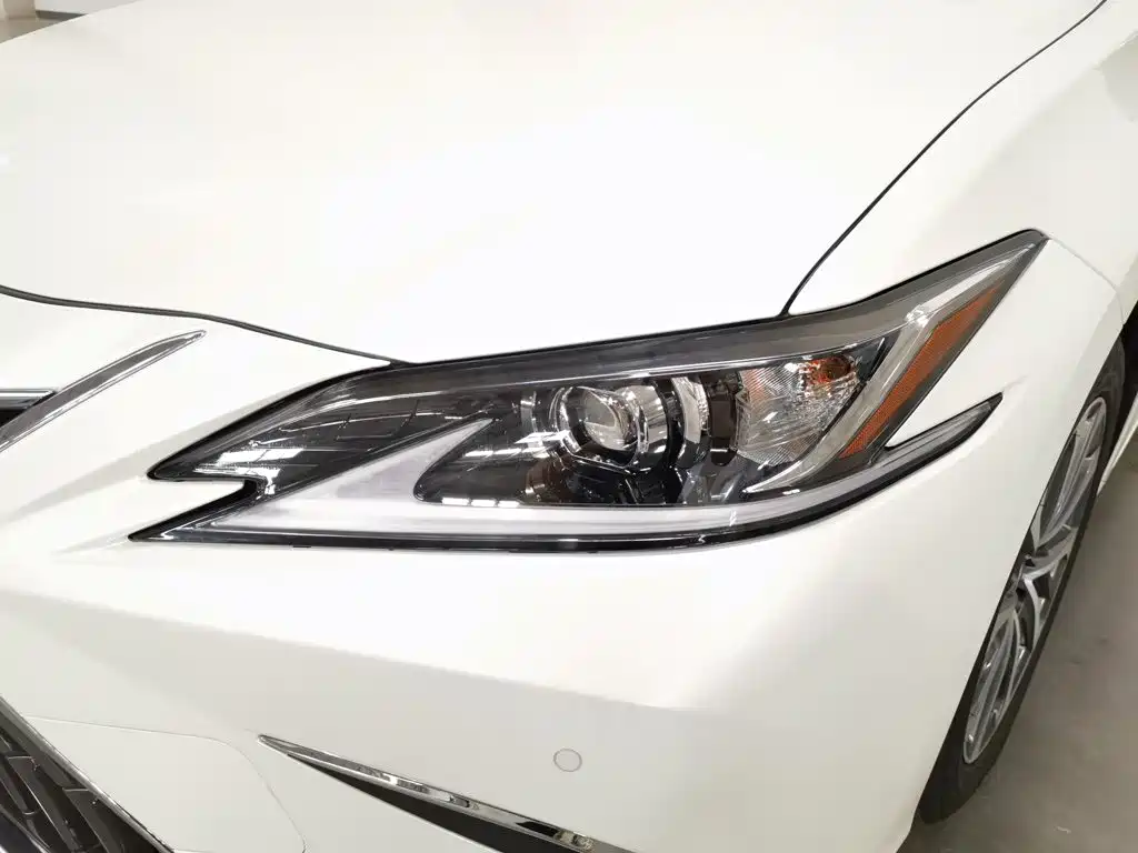 Lexus ES — миниатюра 7