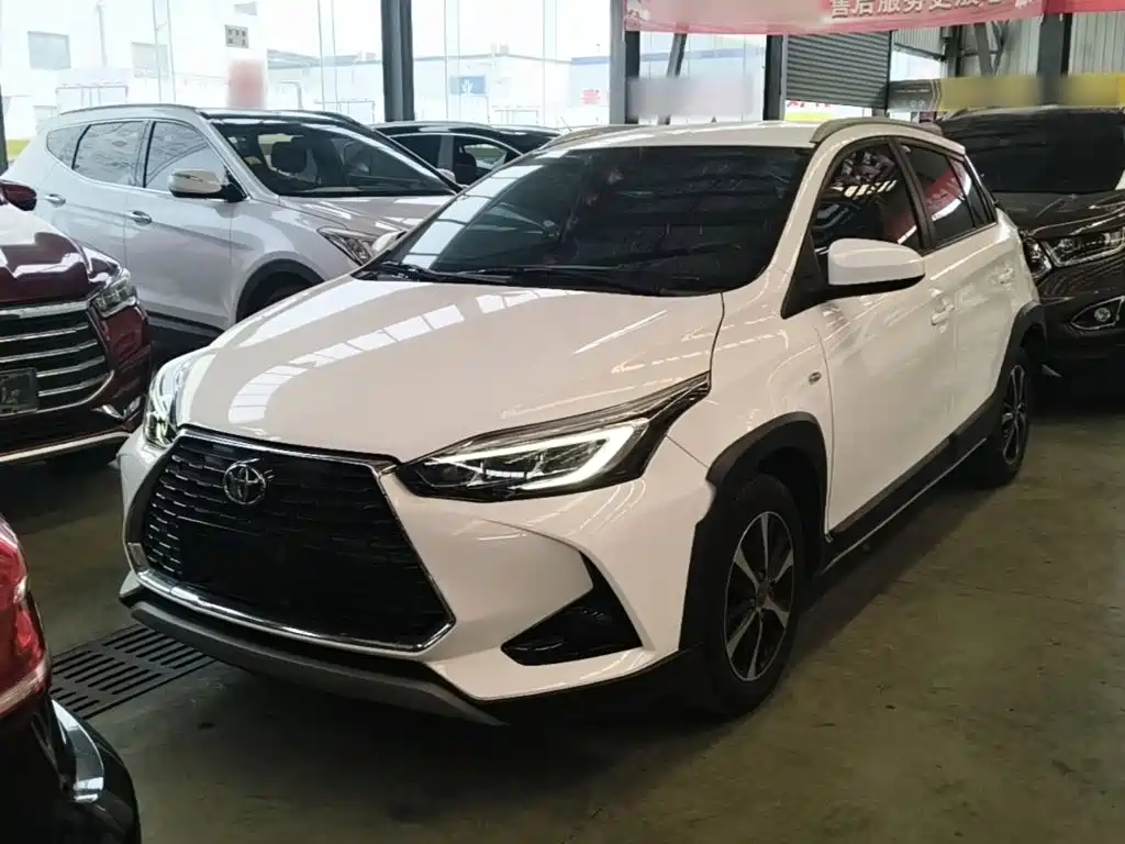 Toyota Yaris L — миниатюра 2