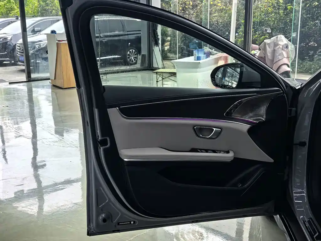 BYD Han — миниатюра 7