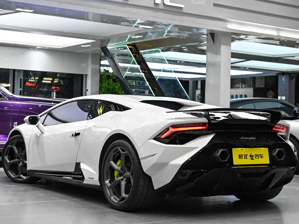 LAMBORGHINI HURACÁN