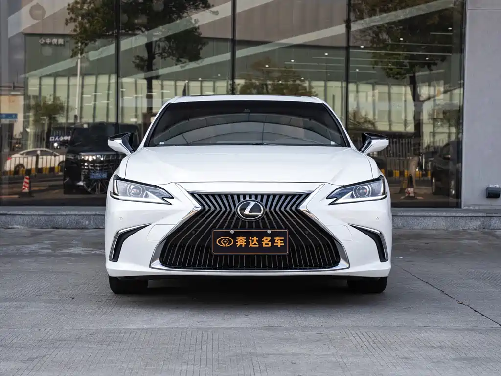Lexus ES — миниатюра 2