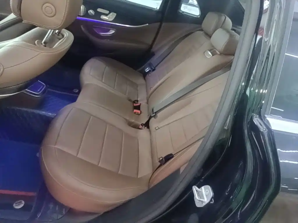 Mercedes-Benz E-Class — миниатюра 17