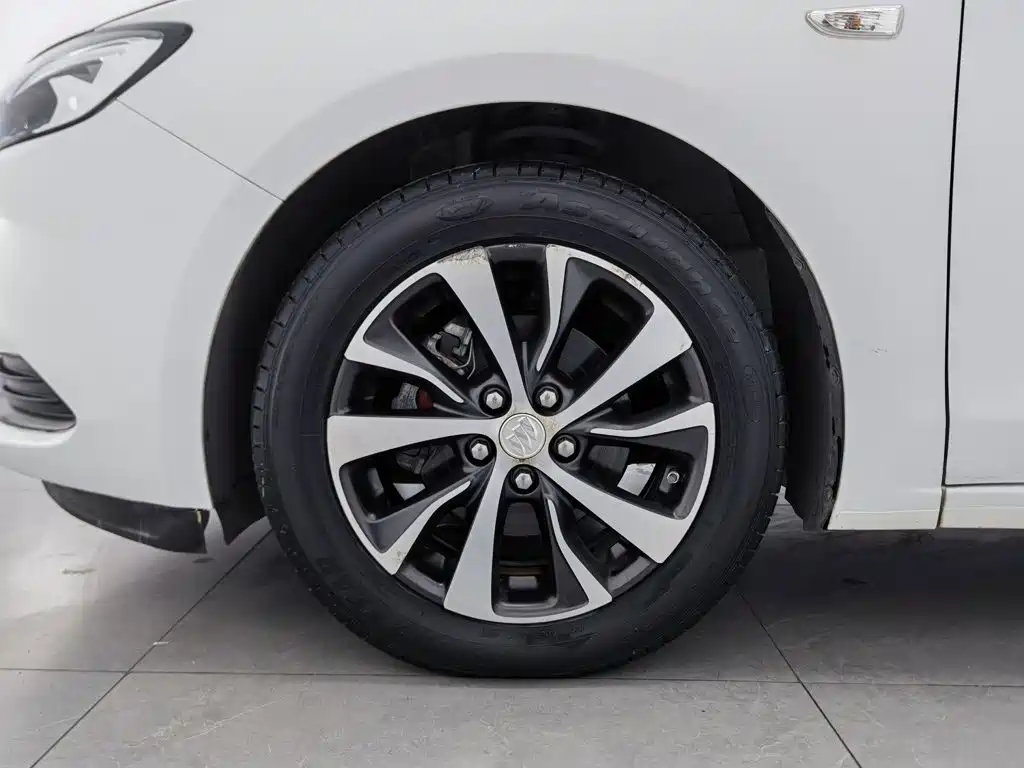Buick Excelle — миниатюра 17
