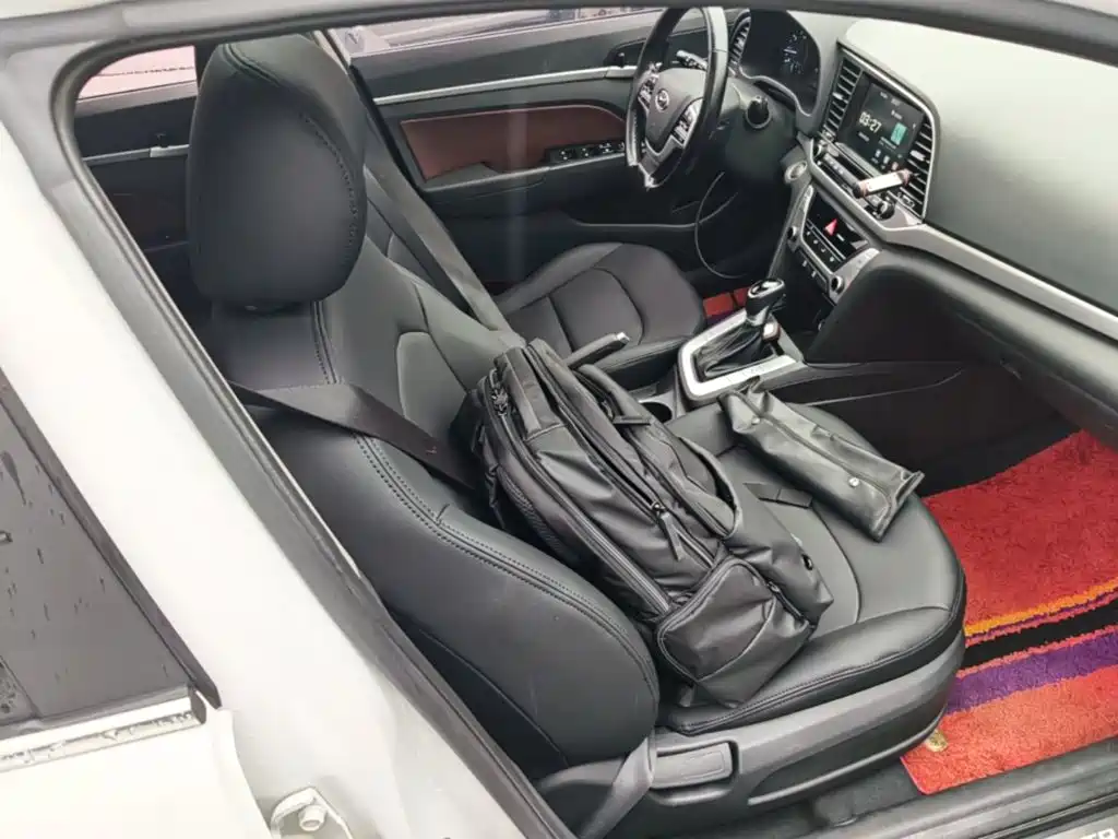 Hyundai Elantra — миниатюра 25