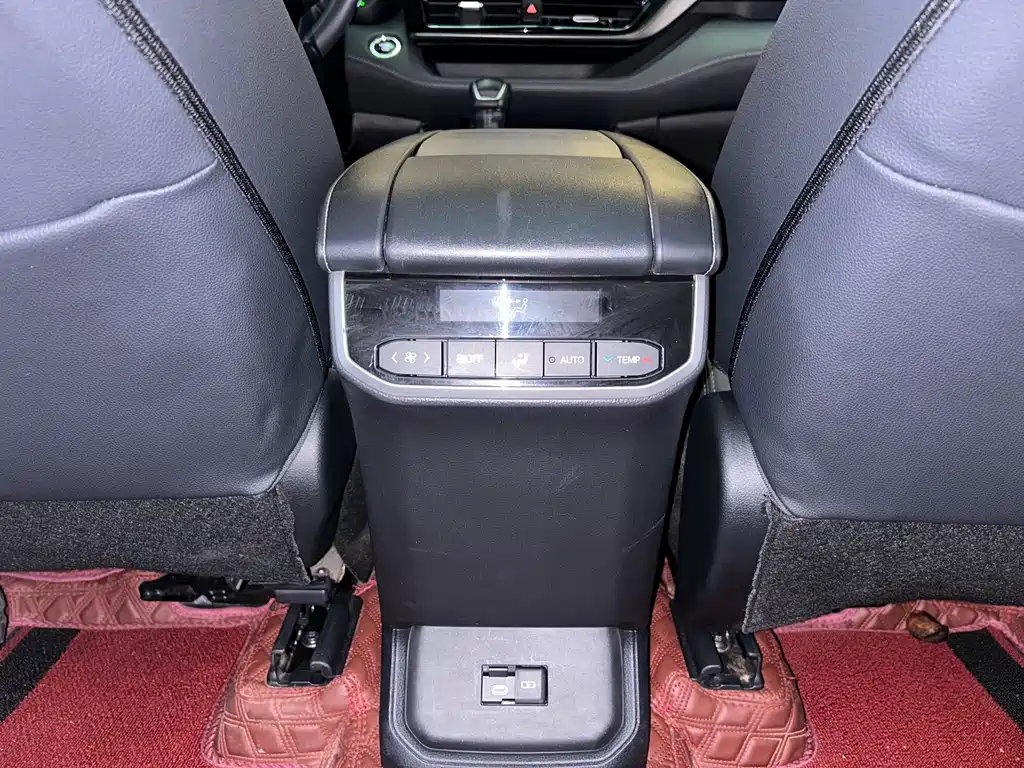 Toyota Crown Kluger — миниатюра 12