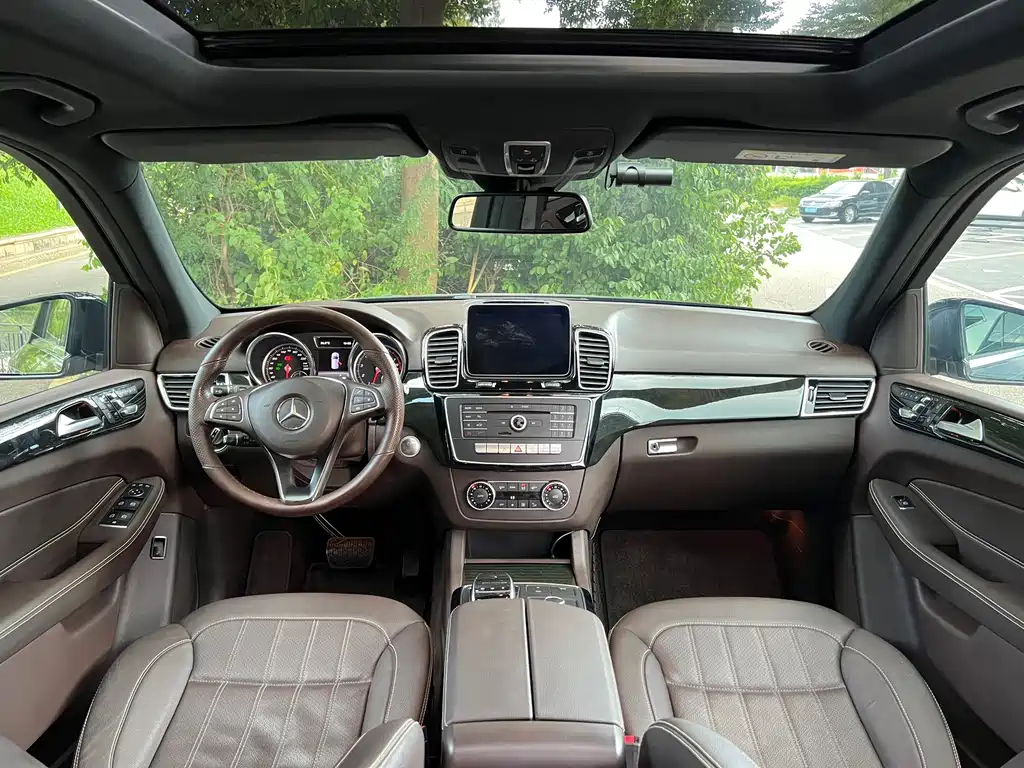 Mercedes-Benz GLE (Import) — миниатюра 8